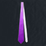 Lila Lavendelgefälle geometrisches Messmuster Krawatte<br><div class="desc">Dreieck geometrisches Mesh mit leichter bis dunkelrosa lila Lavendelombre Farbverlauf.</div>