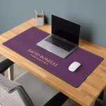 Lila Ledermaskuline Personalisiert Elegante NAME Schreibtischunterlage<br><div class="desc">Das Design verfügt über ein digitales Grafik-Bild zur Simulation einer Lederstruktur und diese Vorlage kann an alle beruflichen Beruf angepasst werden. Dieses elegante und raffinierte lila Imitat Lederheft ist ein perfektes Bürogeschenk für Mitarbeiter. Ideal für berufliche Schreibtische oder Büros für jeden Beruf. BITTE BEACHTEN: LEDER IST EIN DRUCKENDER EFFEKT</div>
