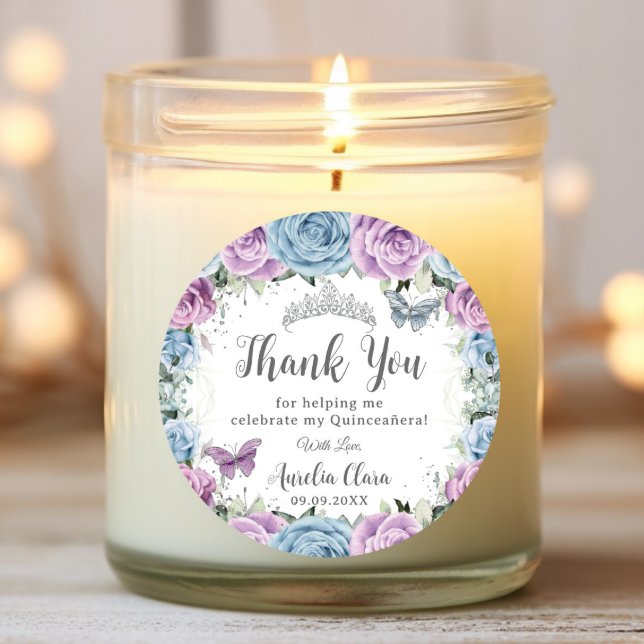 Lila Lilac Baby Blue Rose Butterfly Quinceañera Runder Aufkleber (Von Creator hochgeladen)