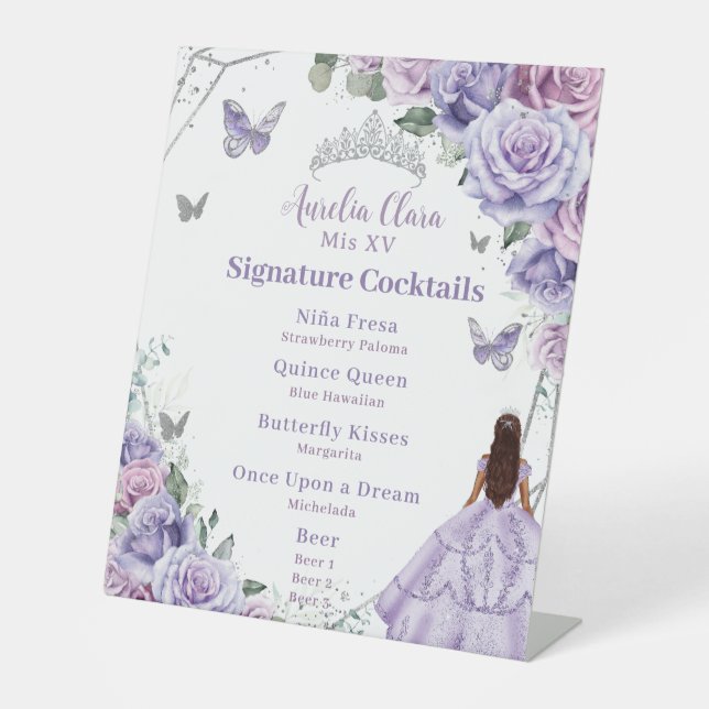 Lila Lilac Floral Quinceñera Signature Cocktail Sockelschild (Vorderseite)