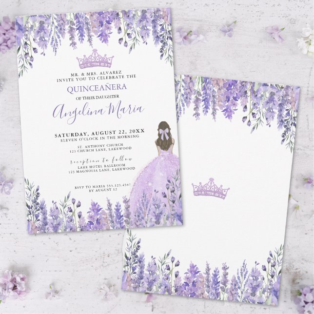 Lila Lilac Glitzer Tiara Floral Quinceañera Einladung (Purple Lilac Glitter Tiara Floral Quinceañera Invitation)