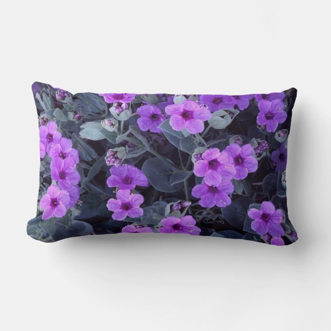 Lila lumbales mit Blumenkissen Lendenkissen (Vorderseite)