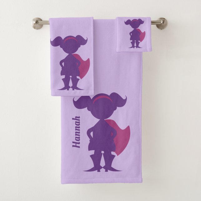 Lila Mädchensuperhero-Silhouette-personalisierte Badhandtuch Set (Insitu)