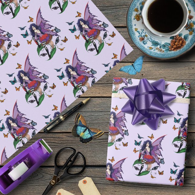 Lila Mairy Mushroom Butterflies Geschenkpapier (Von Creator hochgeladen)