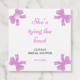 Lila Mann, der das Brautparty des Knotens bindet Geschenkanhänger