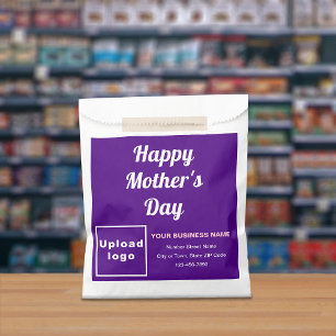 Lila Markenbezeichnung mit Begrüßung des Muttertag Geschenktütchen