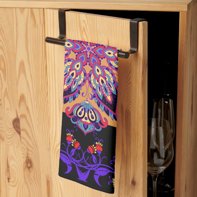 Lila Mehndi-Blumenkunst, Violettnatur Geschirrtuch (Drittel gefaltet)
