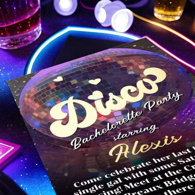 Lila Mirror Disco Ball Bachelorette Tanzfestival P Folieneinladung (Last Disco themed bachelorette dance party invitation with purple mirror ball and real foil accents)