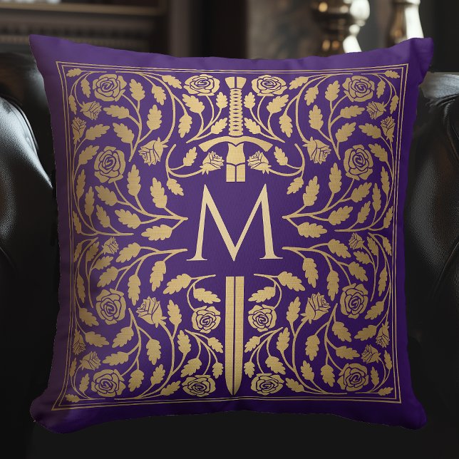 Lila mittelalterliches Goldschwert-Monogram-Kissen Kissen (Von Creator hochgeladen)
