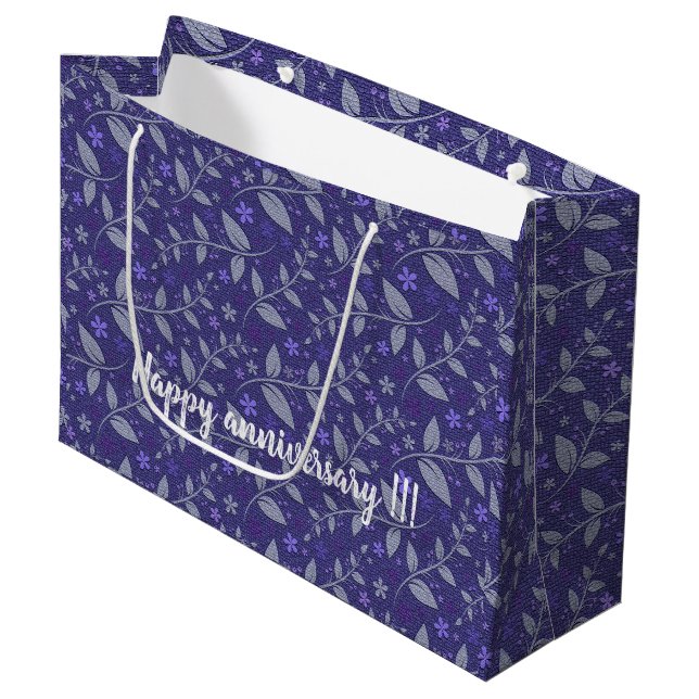 Lila Moderne Elegante Große Geschenktüte (Vorderseite Schrägansicht)
