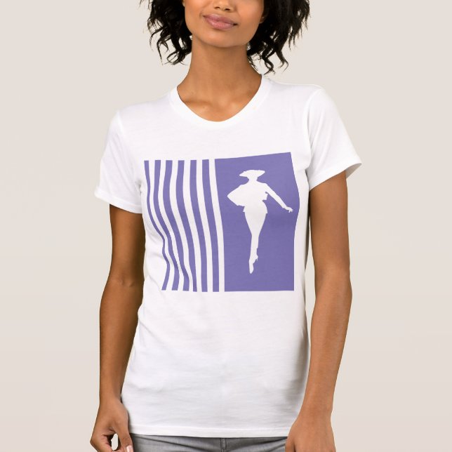 Lila moderne Streifen mit Mode-Silhouette T-Shirt (Vorderseite)