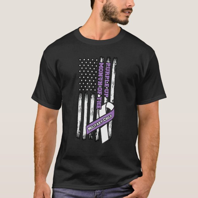 Lila Monat des Militärkindes T-Shirt (Vorderseite)