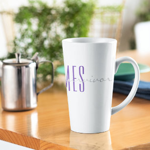 Lila Monogram Soft Gray Ich bin ein Überlebender v Milchtasse