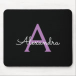 Lila Name der Girl-Monogram-Datei Mousepad<br><div class="desc">Lila und schwarze Monogramm Mousepad (Maus-Pad) hinzufügen. Das macht den perfekten 16 Geburtstag,  Hochzeit,  Brautparty,  Jubiläum,  Babydusche oder Junggeselinnen-Abschied Geschenk für jemanden,  der Lieben glamourösen Luxus und schicke Stile.</div>