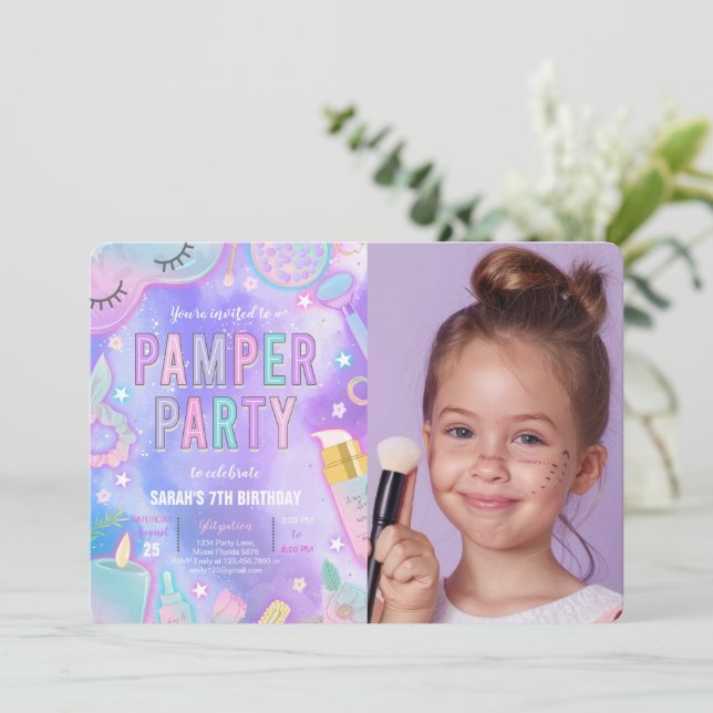 Lila Neon Glow Pamper Wellness-Center Party Geburt Einladung (Stehend Vorderseite)