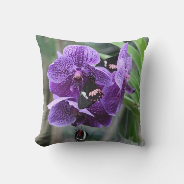 Lila Orchid (mit Schmetterlingen) Kissen (Vorderseite)