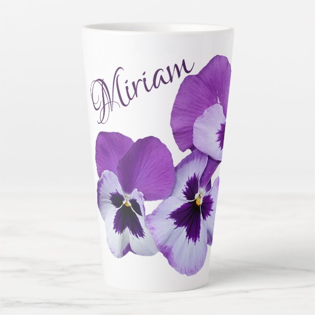 Lila Pansy floral Miriam Name anpassbar boho Milchtasse (Vorderseite)