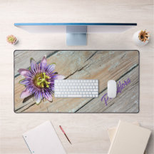 Lila Passiflora Blossom Weathered Wood Rustikal