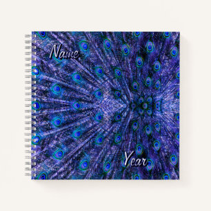 Lila Peacock Feathers Individuelle Name JAHR Notizbuch