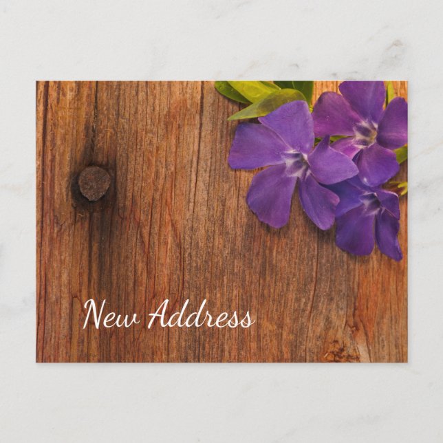 Lila Periwinkle Blume Sperrholz Neue Adresse Ankündigungspostkarte (Vorderseite)