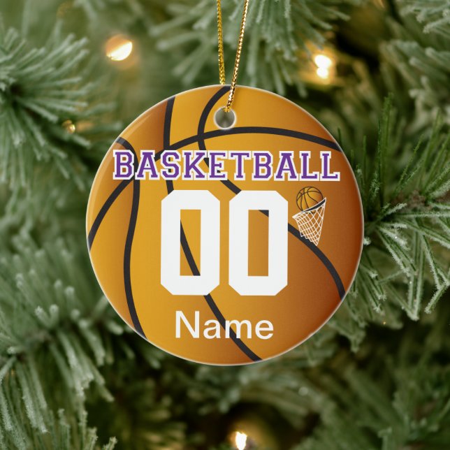 Lila Personalisierung der Basketballnummer Keramikornament (Baum)