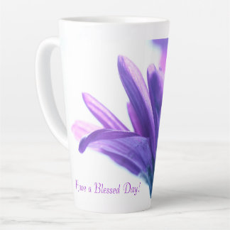 Lila Petals Seligen Tag Latte Tasse