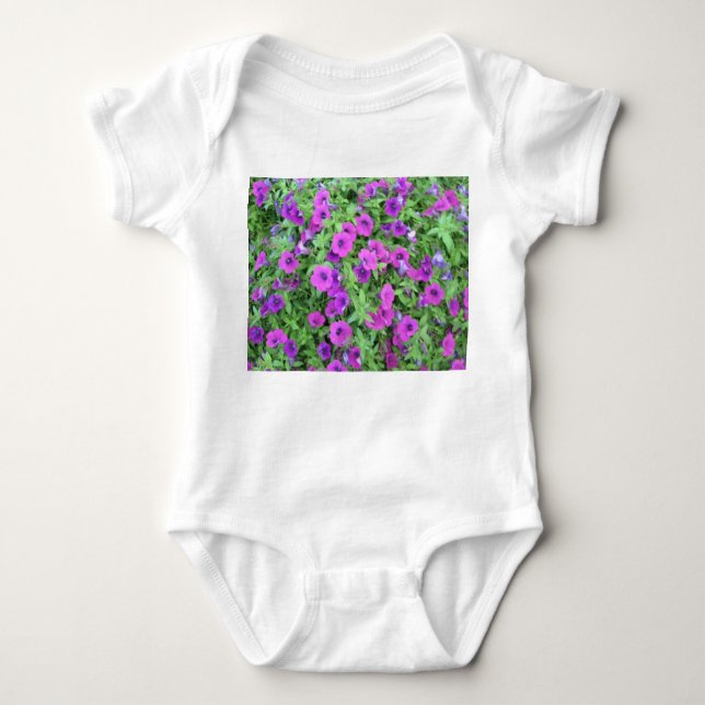 Lila Petunias-Shirts Baby Strampler (Vorderseite)