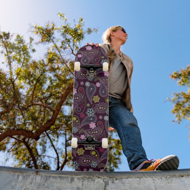 Lila Pink Light Blue Indian Floral Paisley Art Skateboard (Außenbereich 1)