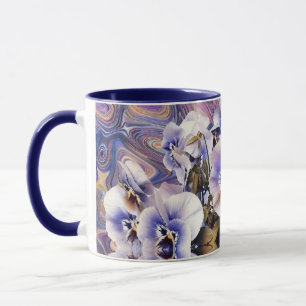 Lila Pink Weiße Stiefmütterchen in der Nähe von Wa Tasse