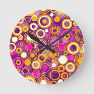 Lila Punkte-Muster Runde Wanduhr