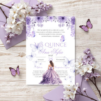 Lila Quinceañera-Einladung mit Schmetterlingen Einladung