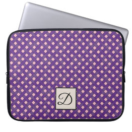 Lila Rattan auf benutzerdefiniertem Rosa mit Monog Laptopschutzhülle