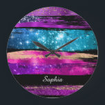 Lila rosa blaue Glitzer Sterne Pinselstriche Name Große Wanduhr<br><div class="desc">Lila,  Gold,  Rosa und Blau Glitzer und Sterne Pinselstriche mit DIY-Namen in weißem Schrift auf schwarzem Hintergrund. Macht ihr ein großartiges Geschenk.</div>