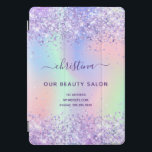 Lila rosa Glitzer Firmenname holografisch iPad Pro Cover<br><div class="desc">Ein trendiger, holografischer Hintergrund mit Pastellfarben in Rosa, lila, Rose Gold, Minzgrün. Dekoriert mit Imitaten Glitzer Staub. Für Schminkkünstler, Haardesigner, Friseur- und Schönheitssalons, Krankenschwestern. Lila Buchstaben. Personalisieren Sie Ihren Namen und Ihre Kontaktinformationen und fügen Sie diese hinzu. Der persönliche Name wird mit einem modernen handgeschriebenen Stilskript mit Swashes geschrieben. Um...</div>