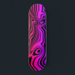 Lila rosa Neonfarbskateboard Skateboard<br><div class="desc">Abstrakte Striped Waves Lila Pink Neon Skateboards - oder wählen / Ihre Hintergrundfarbe hinzufügen ! MIGNETER Entwurf</div>