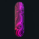 Lila rosa Neonfarbskateboard Skateboard<br><div class="desc">Abstrakte Striped Waves Lila Pink Neon Skateboards - oder wählen / Ihre Hintergrundfarbe hinzufügen ! MIGNETER Entwurf</div>