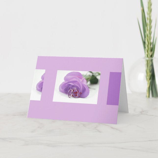 Lila Rosen- und Hochzeitsringkarte Karte (Vorderseite)