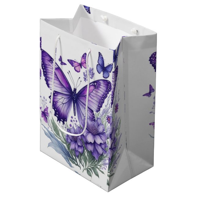 Lila Schmetterlinge für die Blume Mittlere Geschenktüte (Vorderseite Schrägansicht)