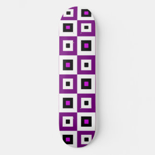 Lila-Schwarz-Weiß karierte Quadrate Muster Skateboard