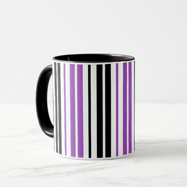 Lila Schwarz Weiß Streifen Muster Design  Tasse (Vorderseite Links)