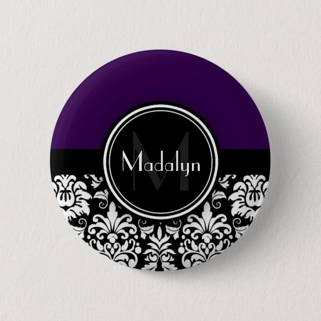 Lila Schwarz-weißer Damaselmonogramm Button (Vorderseite)