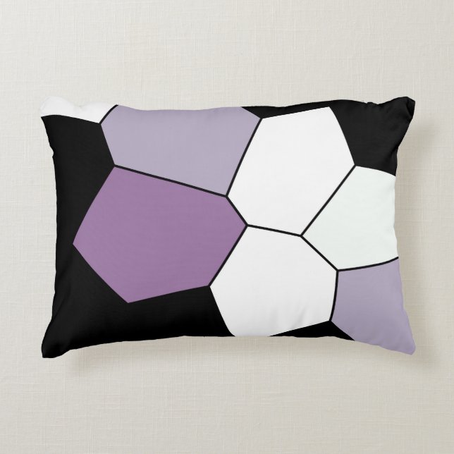 Lila Schwarz-weißes Muster in Lavender Zierkissen (Vorderseite)
