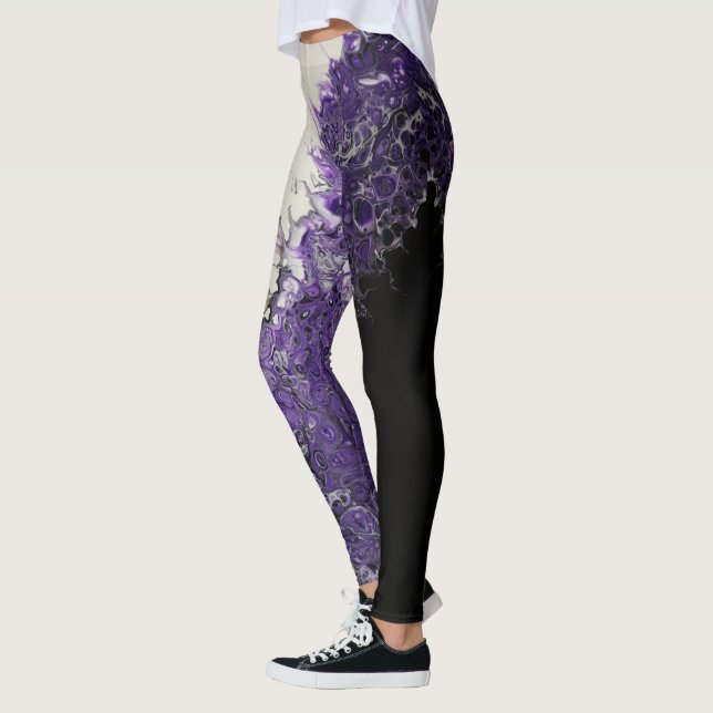 lila, schwarze und weiße Leggings (Links)
