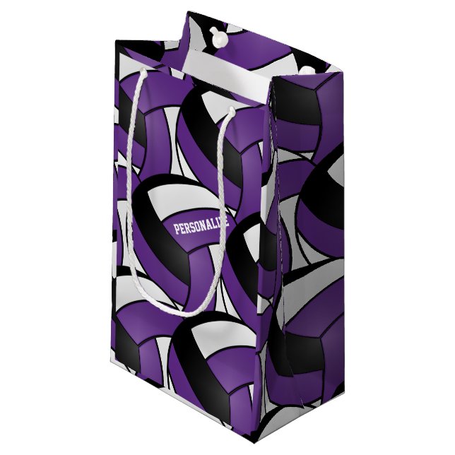 Lila, schwarze und weiße Volleybälle Kleine Geschenktüte (Vorderseite Schrägansicht)