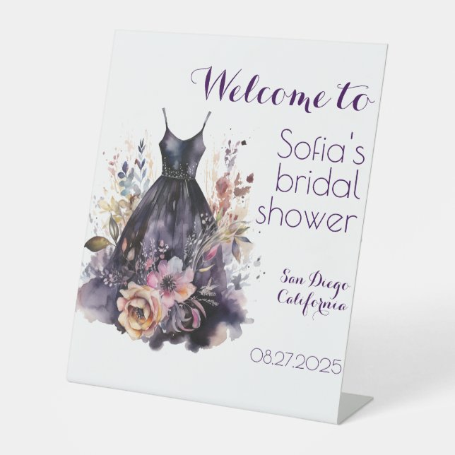 Lila schwarzes Aquarellkleid Sockelschild (Vorderseite)