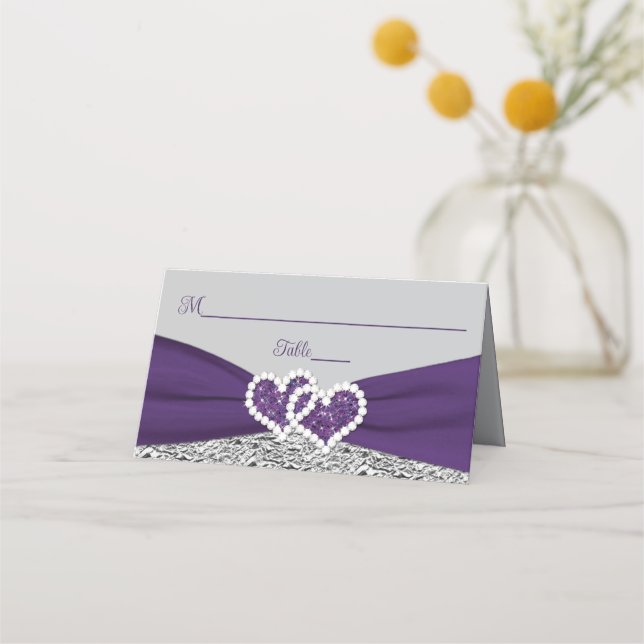 Lila, silberne, graue Liebe Herz Hochzeit Platzkarte (Vorderseite)