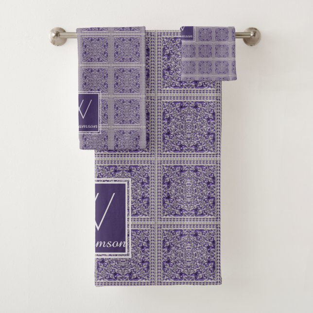 Lila silbernes Grau mit mit Monogramm Badhandtuch Set (Insitu)
