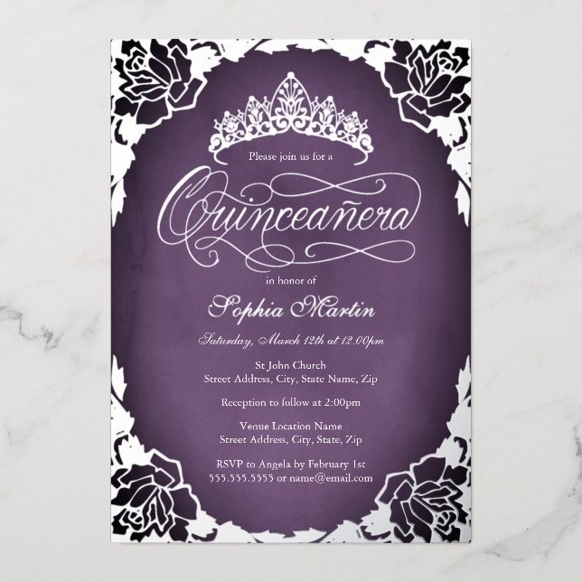 Lila Silver Elegante Script Rose Quinceanera Folieneinladung (Vorderseite)