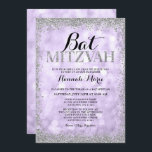 Lila Silver Imitate Glitzer Lights Bat Mitzvah Einladung<br><div class="desc">Feiern Sie stilvoll mit dieser modernen Bat Mitzvah-Einladung,  mit einem lila lila Licht Hintergrund mit einem Imitat silber Glitzer Rand. Designs sind flache gedruckte Illustrationen/Grafiken - NICHT AKTUELLER GLITZER.</div>