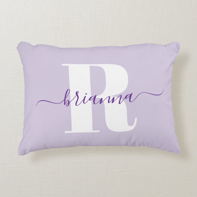 Lila Skriptname Fett Monogram Dekokissen (Vorderseite)